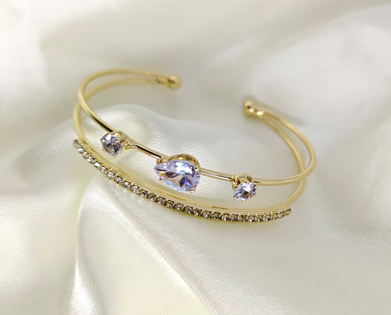GOLD PLATED AMERICAN DIAMOND BRACELATE FOR WOMEN AND GIRLS