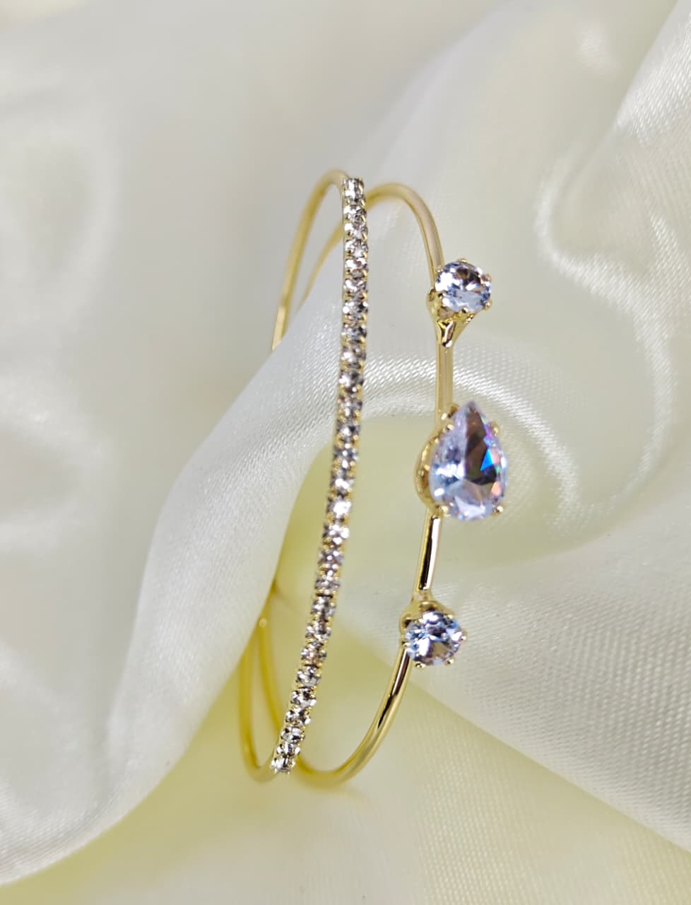 GOLD PLATED AMERICAN DIAMOND BRACELATE FOR WOMEN AND GIRLS