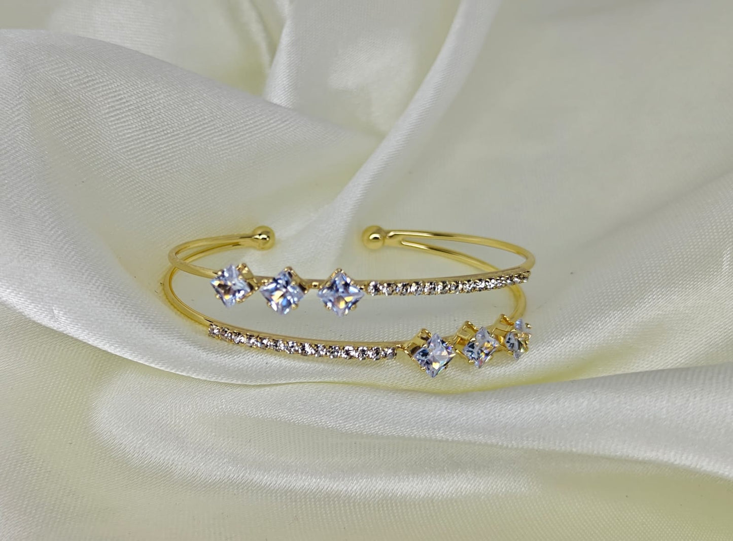 Fancy Design Gold Plated Bracelet for Women & Girls