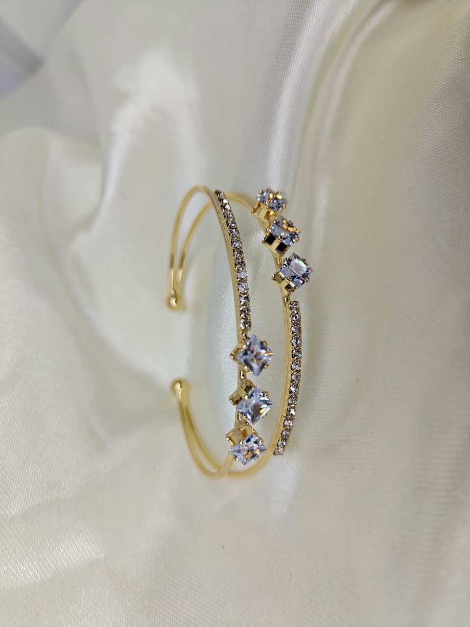 Fancy Design Gold Plated Bracelet for Women & Girls