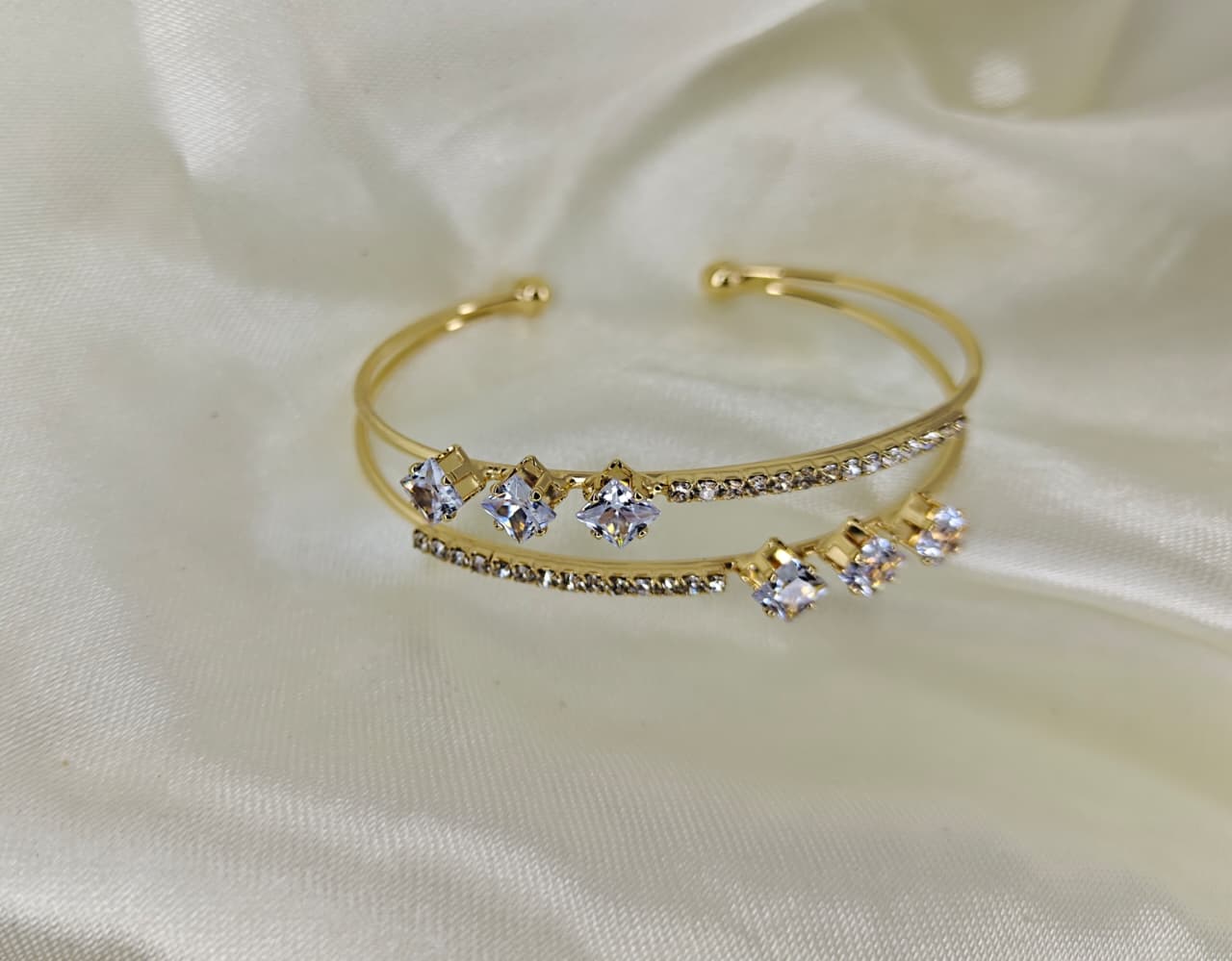 Fancy Design Gold Plated Bracelet for Women & Girls