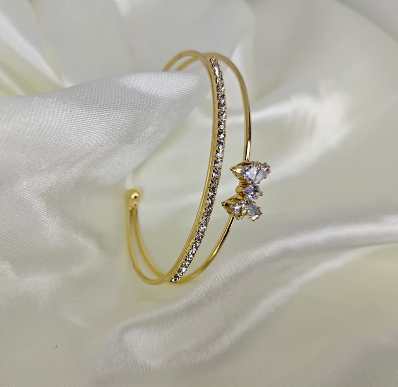 Love to Wear a Fashionable Anti Tarnish Bracelet for women & Girls.