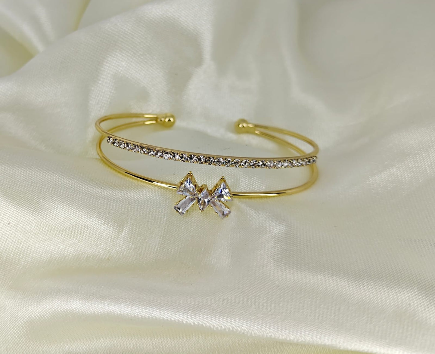 Love to Wear a Fashionable Anti Tarnish Bracelet for women & Girls.