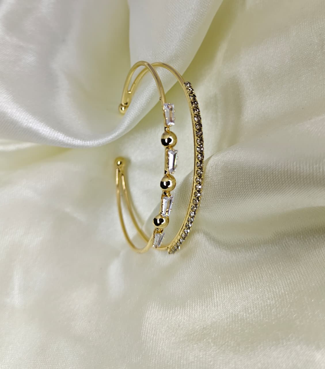 TRENDING ANTI TARNISH GOLD PLATED BRACELET WOMEN AND GIRLS