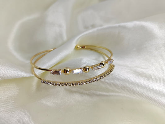 TRENDING ANTI TARNISH GOLD PLATED BRACELET WOMEN AND GIRLS