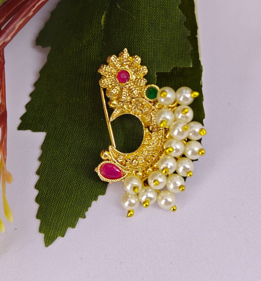 Wedding Maharashtrian Pearl Nath for women / pressing Nose Ring