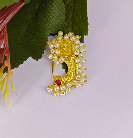 Traditional  Maharashtrian nath for Women / Pressing Nose ring