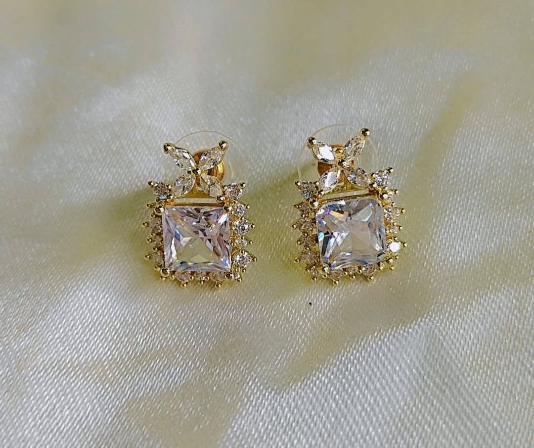 Elegant Diamond Look Gold Polish Earrings For Women